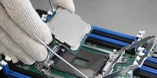 XRS motherboard and processor detail